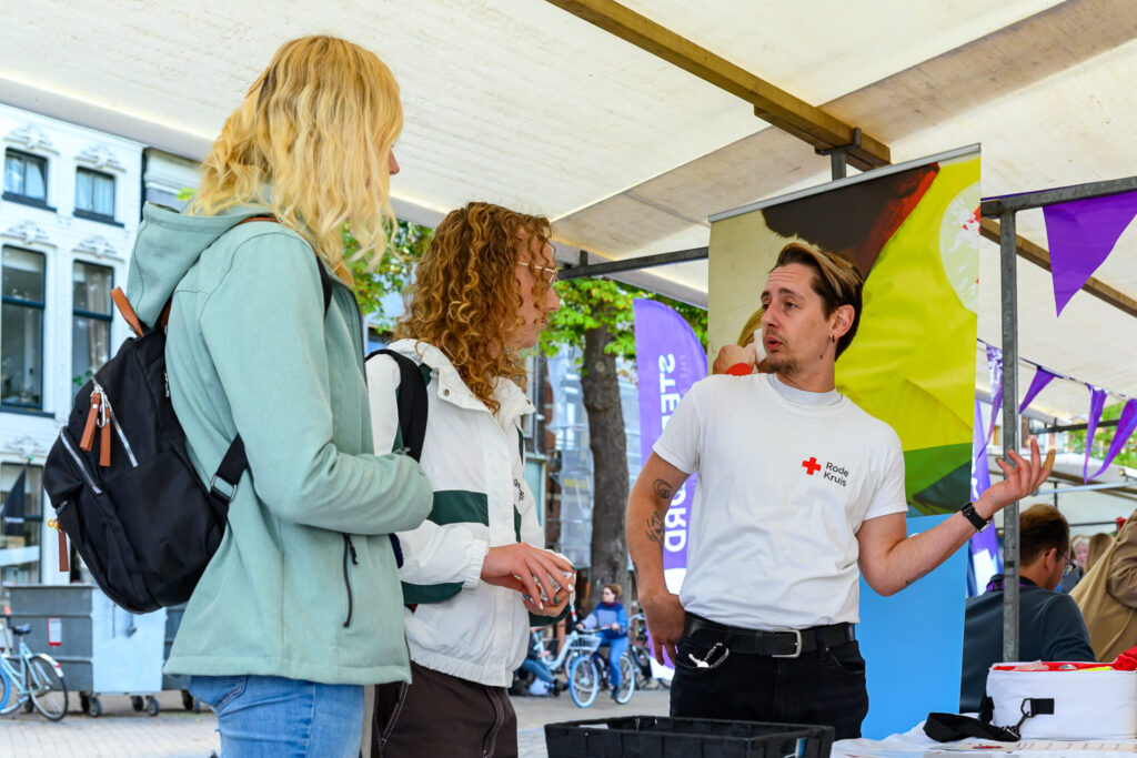 Zorgorganisatie in gesprek met een geïnteresseerde