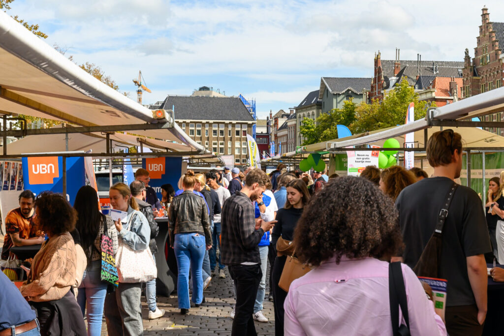 Drukke sfeer tijdens het evenement