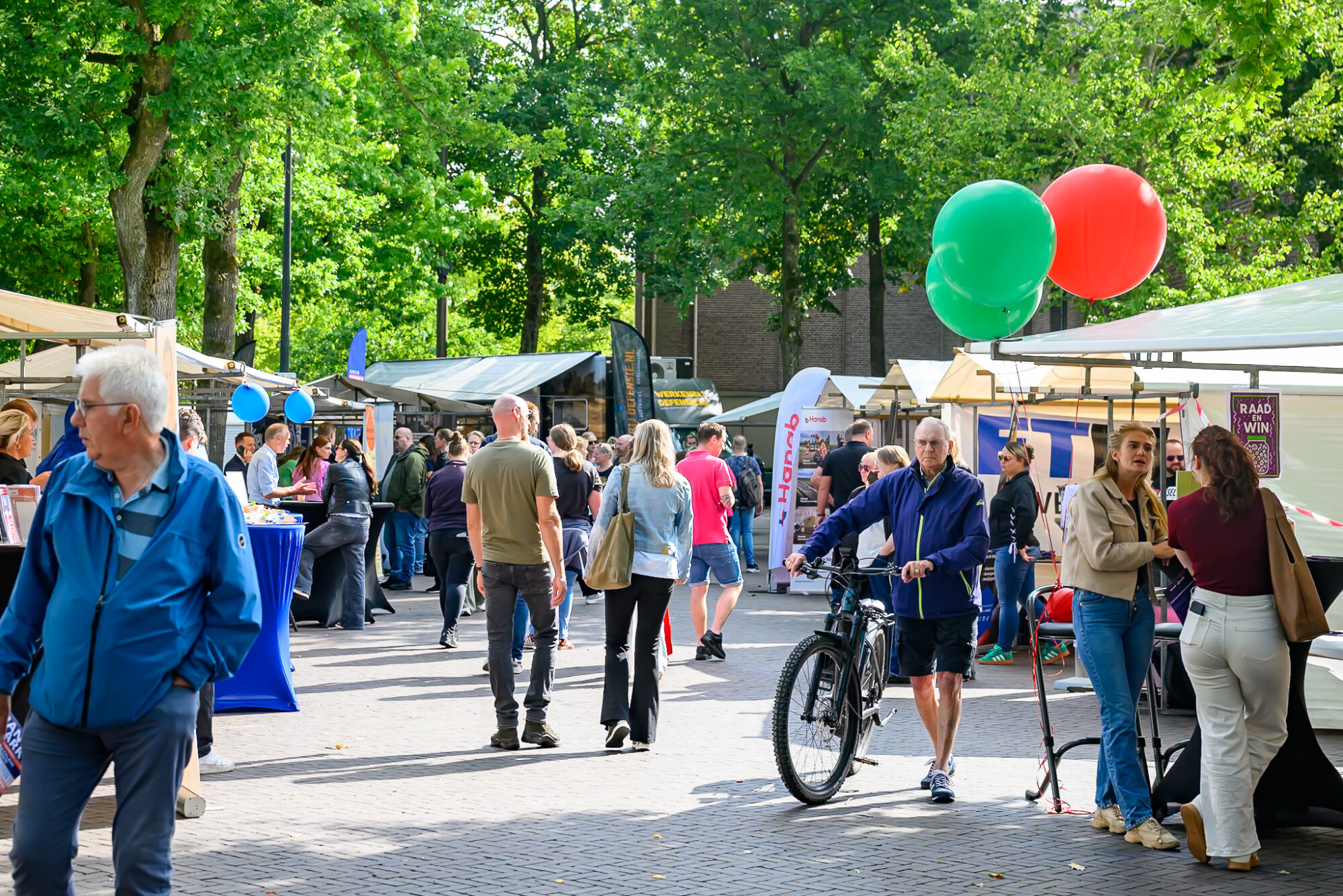 De Banenmarkt Emmen met werkgevers en werkzoekenden
